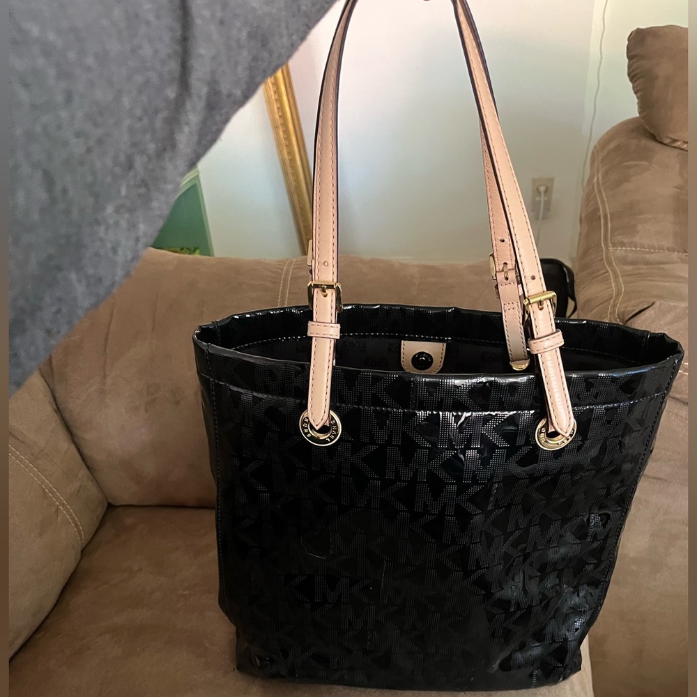 Michael Kors (MK) black patent leather tote